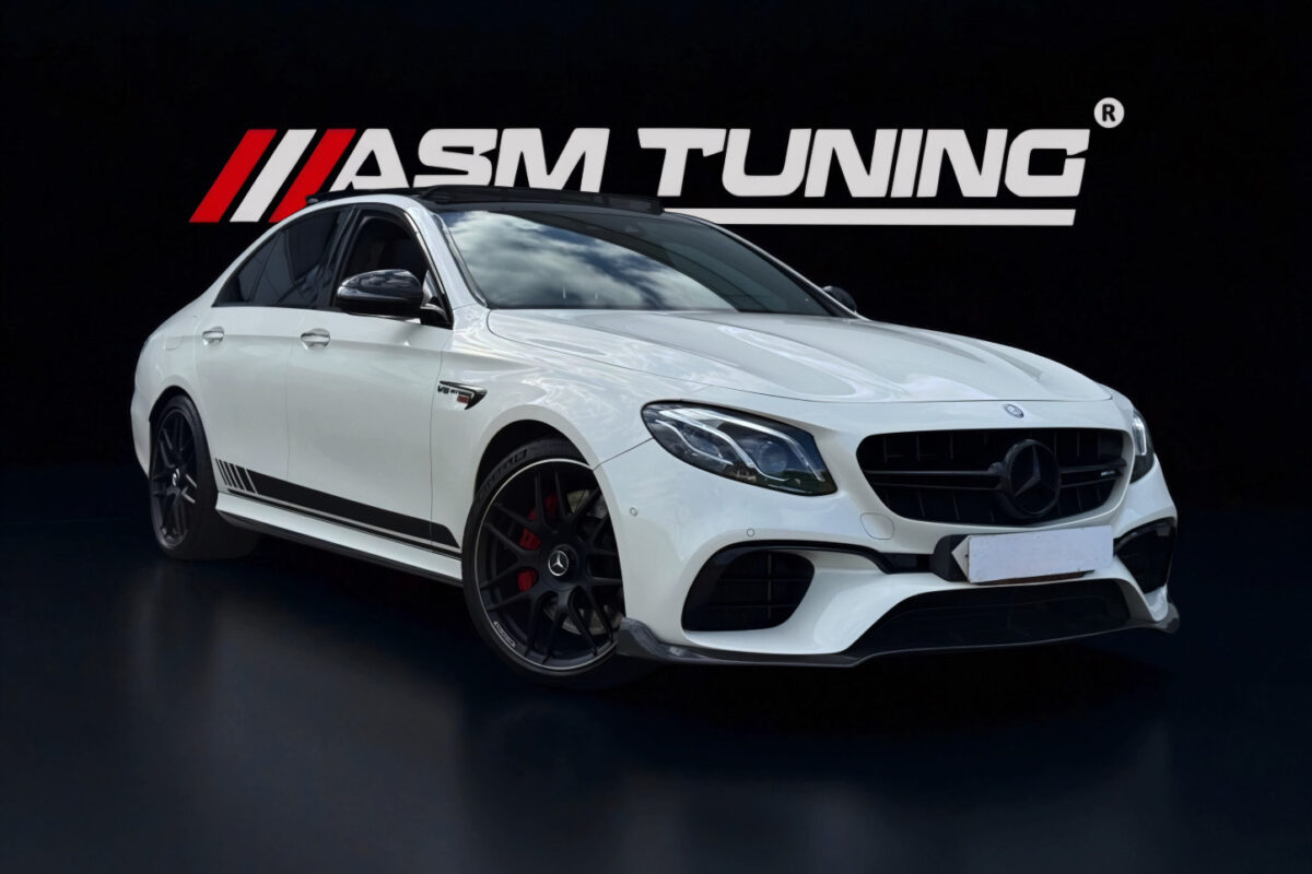 Colecție Carbon & Performanță Mercedes E63 AMG Mercedes E63 AMG echipat cu difuzor, splitter și eleron din carbon autentic – by ASM Tuning