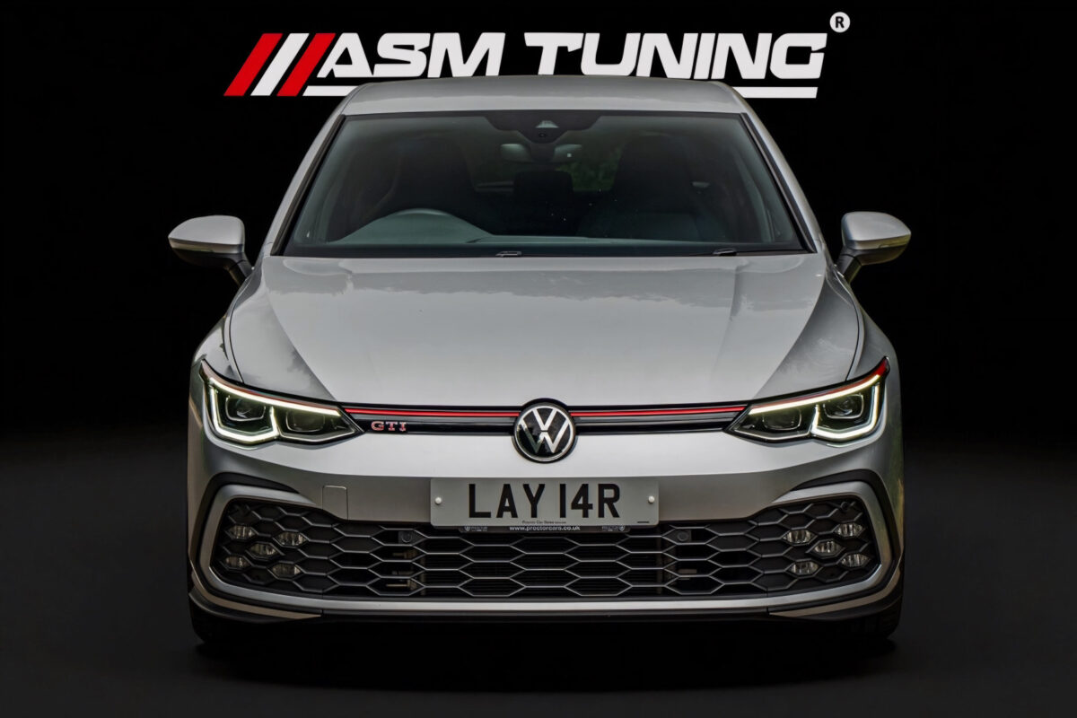 VW Golf MK8 GTI echipat cu kit complet din carbon – Splitter, praguri, difuzor – ASM Tuning România