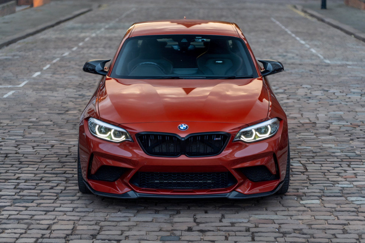 Top 10 Cele Mai Căutate Modificări Auto în România în 2025 Top 10 modificări tuning auto în România în 2025 – caroserie din carbon, jante forjate, downpipe performant