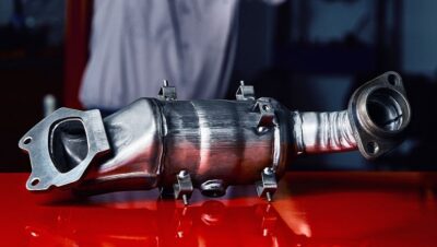 Ilustratie downpipe OEM vs Sport Dowmpipe Ghid